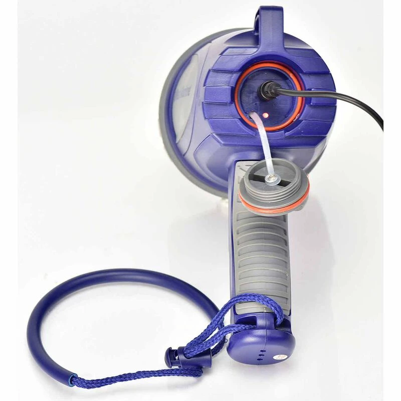 WEST MARINE Waterproof 650 Lumen Rechargeable LED Spotlight 4 WEST MARINE Waterproof 650 Lumen Rechargeable LED Spotlight - Image 4