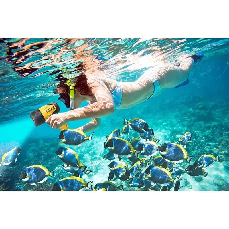 STANLEY TOOLS Floating Waterproof 520 Lumen LED Spotlight 2 STANLEY TOOLS Floating Waterproof 520 Lumen LED Spotlight - Image 2